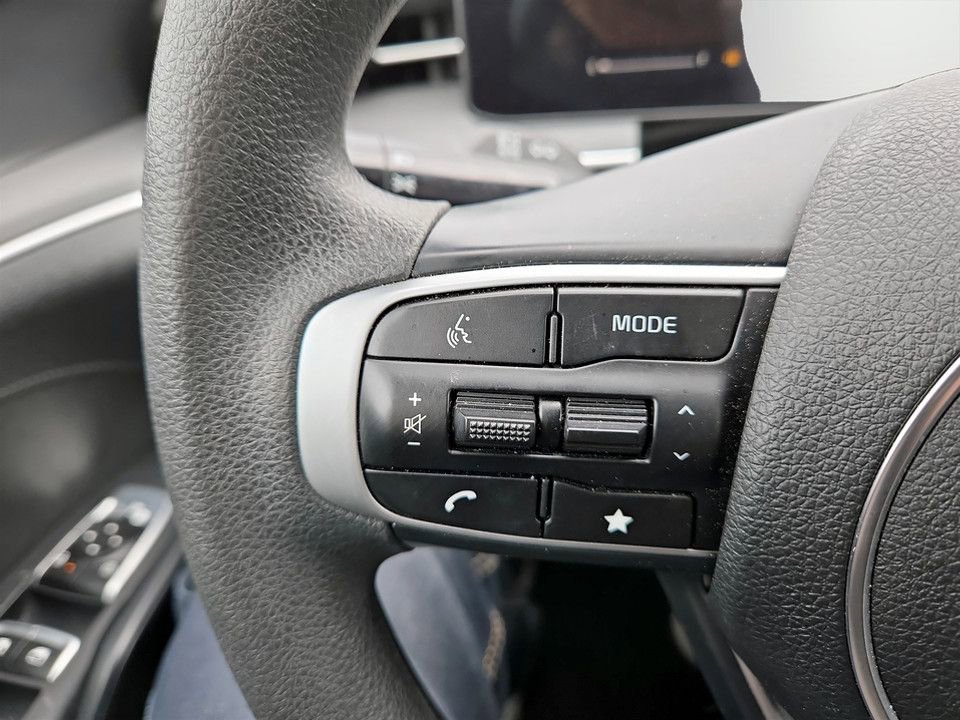 Used 2025 Kia K5 LXS image 17