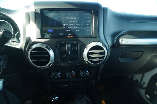 Used 2015 Jeep Wrangler Unlimited Sahara w/ Dual Top Group image 28