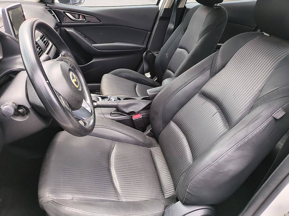 Used 2016 MAZDA MAZDA3 i Sport w/ Preferred Equipment Package FWD image 14