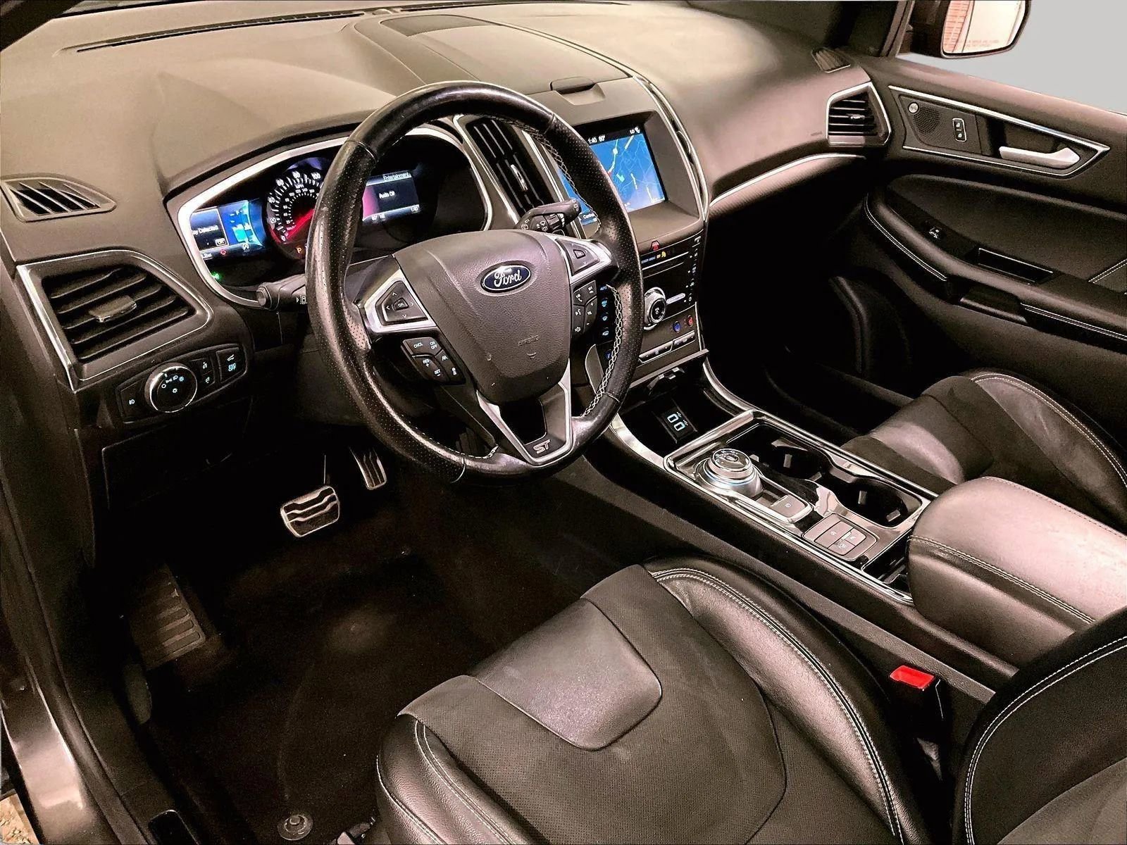 Used 2019 Ford Edge ST w/ Equipment Group 401A AWD/4WD image 12