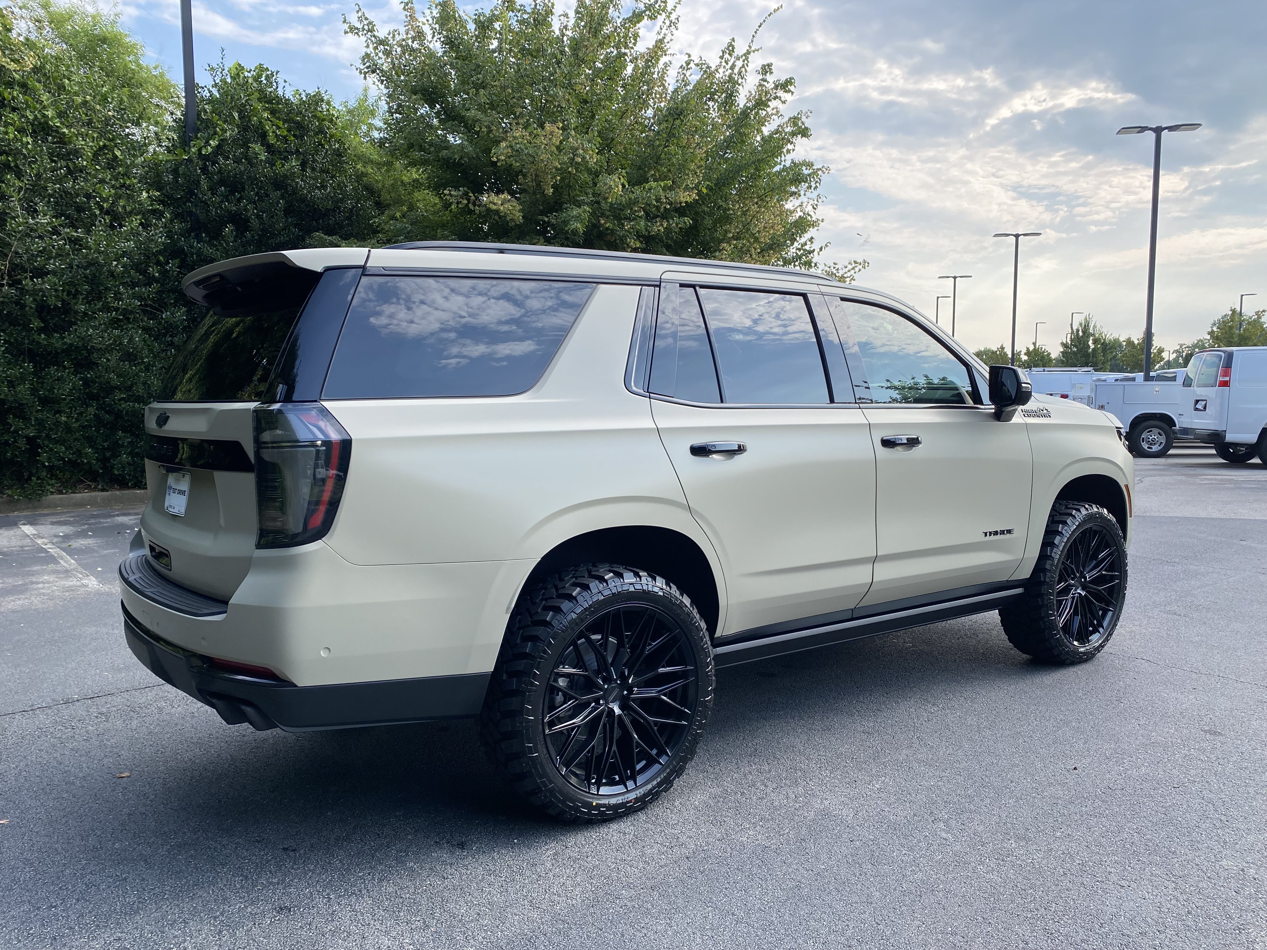 New 2026 Chevrolet Tahoe High Country AWD/4WD image 9