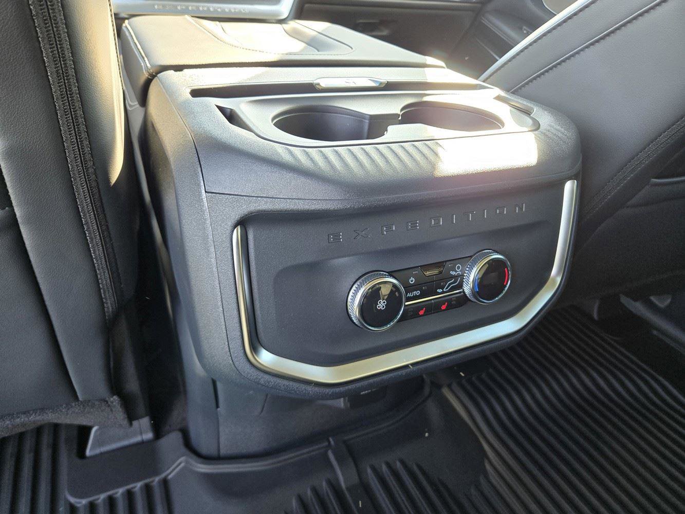 New 2025 Ford Expedition Platinum image 22