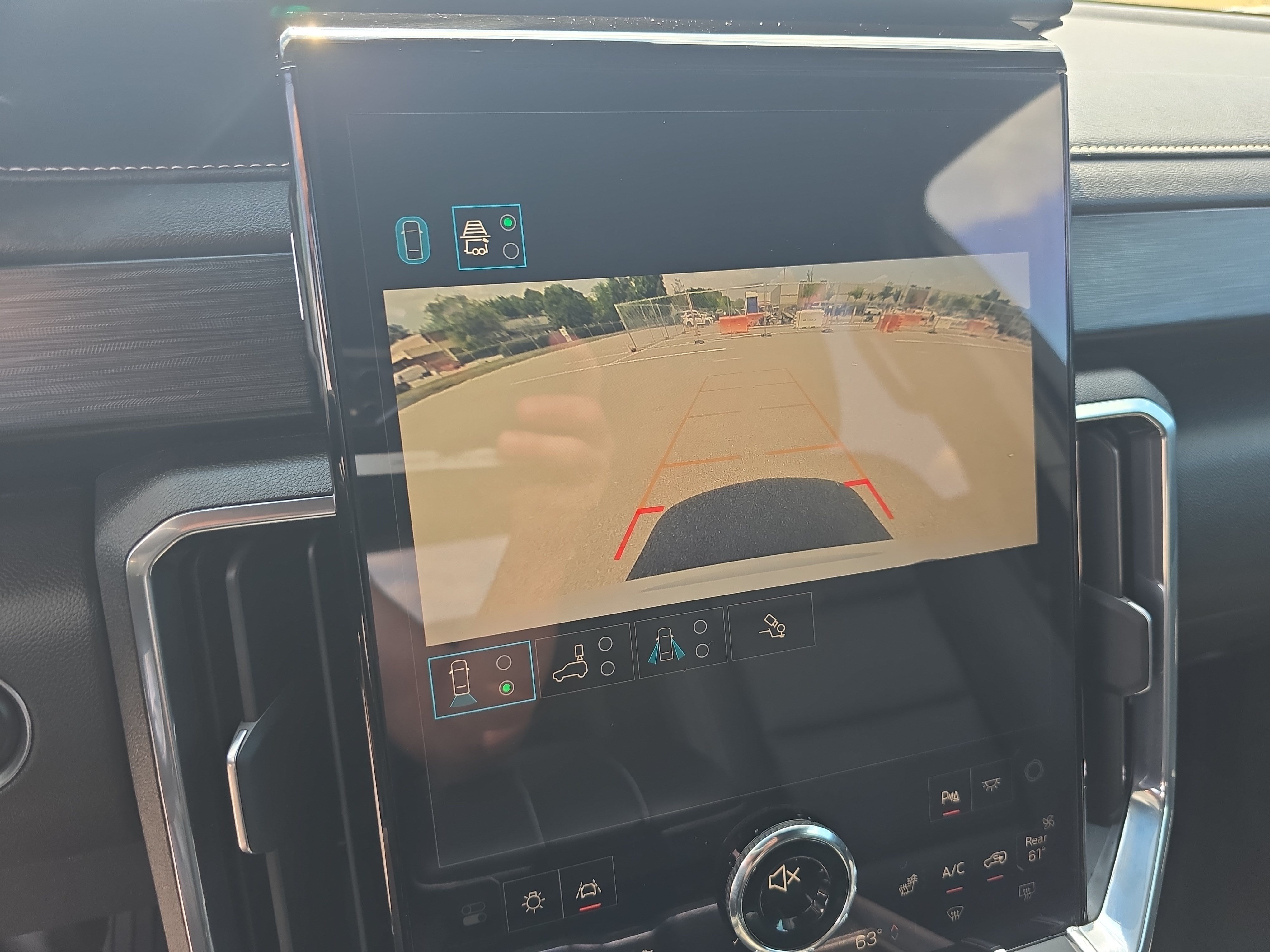 Used 2025 GMC Acadia Elevation w/ Elevation Premium Package FWD image 25