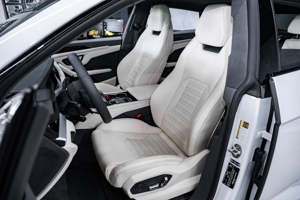 Used 2026 Lamborghini Urus SE AWD/4WD image 23