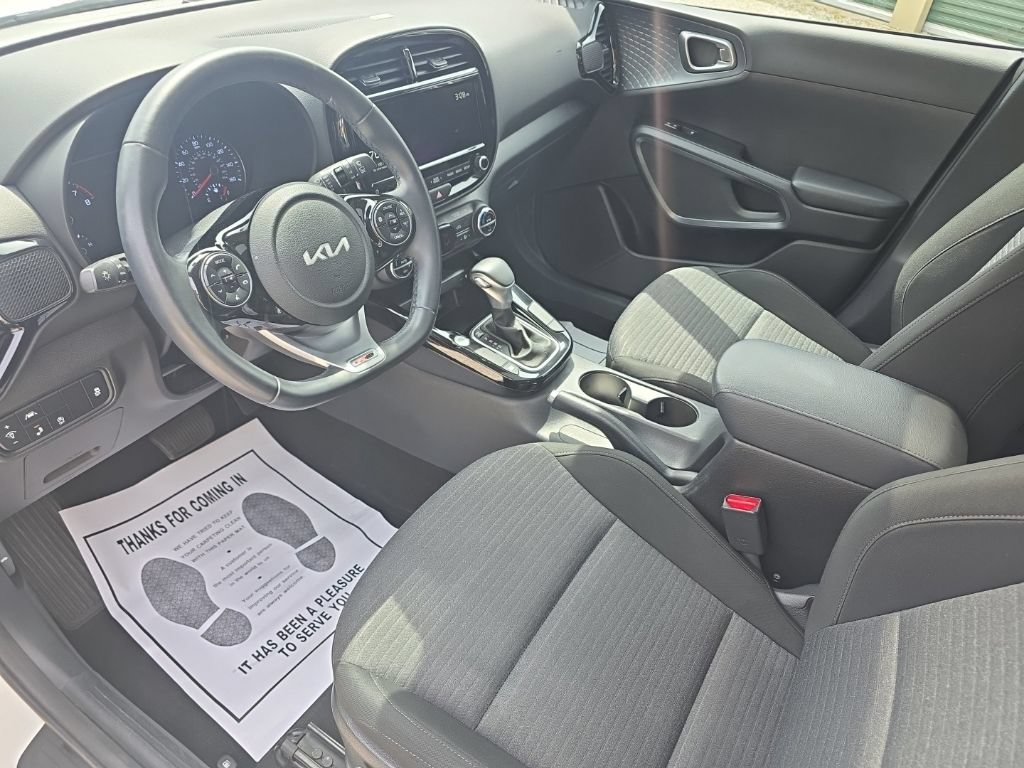 Used 2022 Kia Soul GT-Line FWD image 12