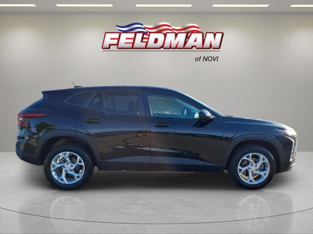 Used 2024 Chevrolet Trax LS w/ LS Convenience Package FWD image 6