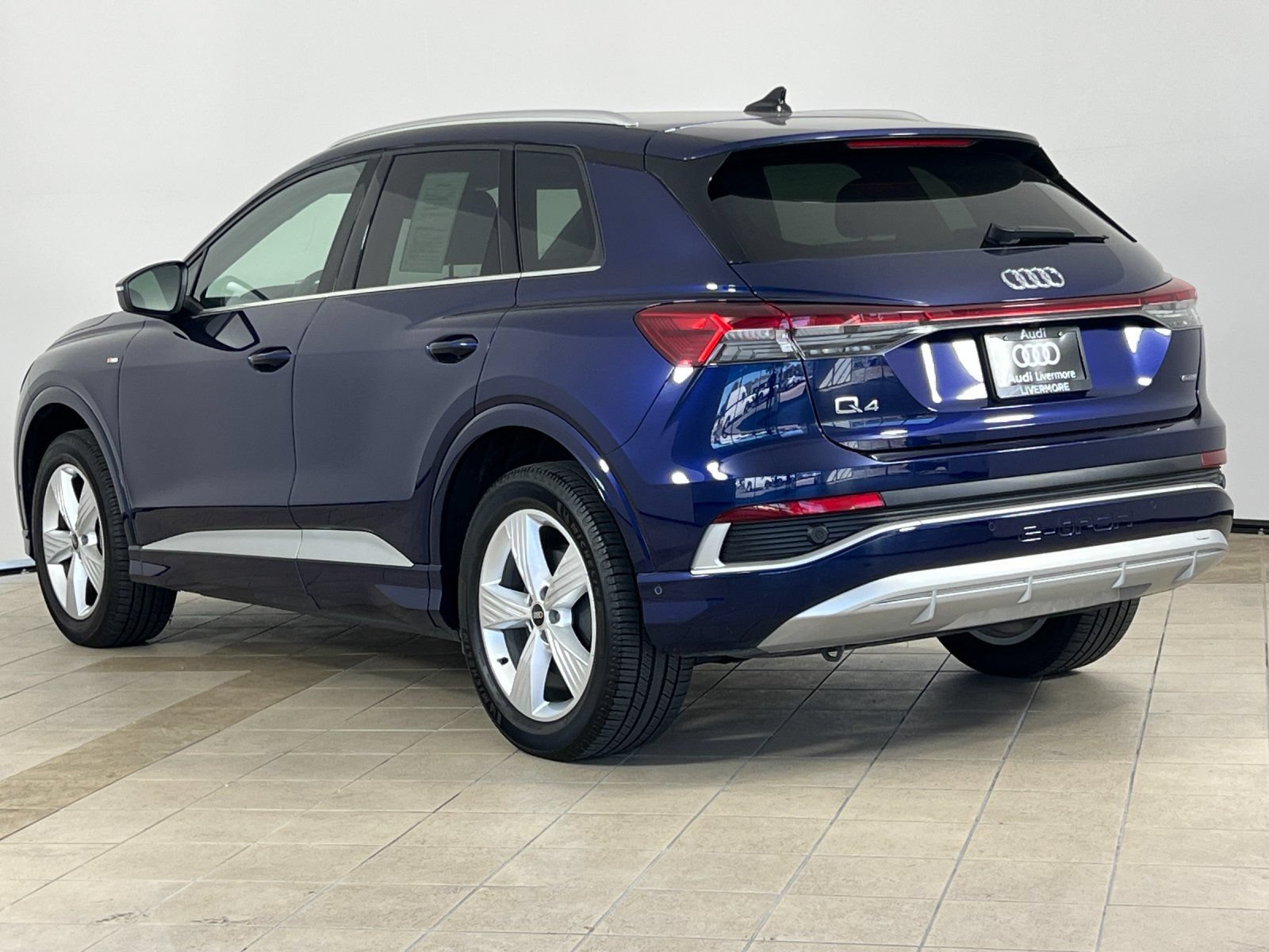 Used 2023 Audi Q4 e-tron Premium Plus w/ Premium Plus AWD/4WD image 4