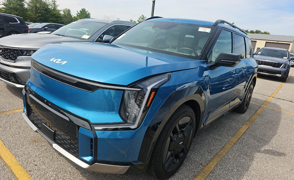 Certified 2024 Kia EV9 GT-Line AWD/4WD image 3