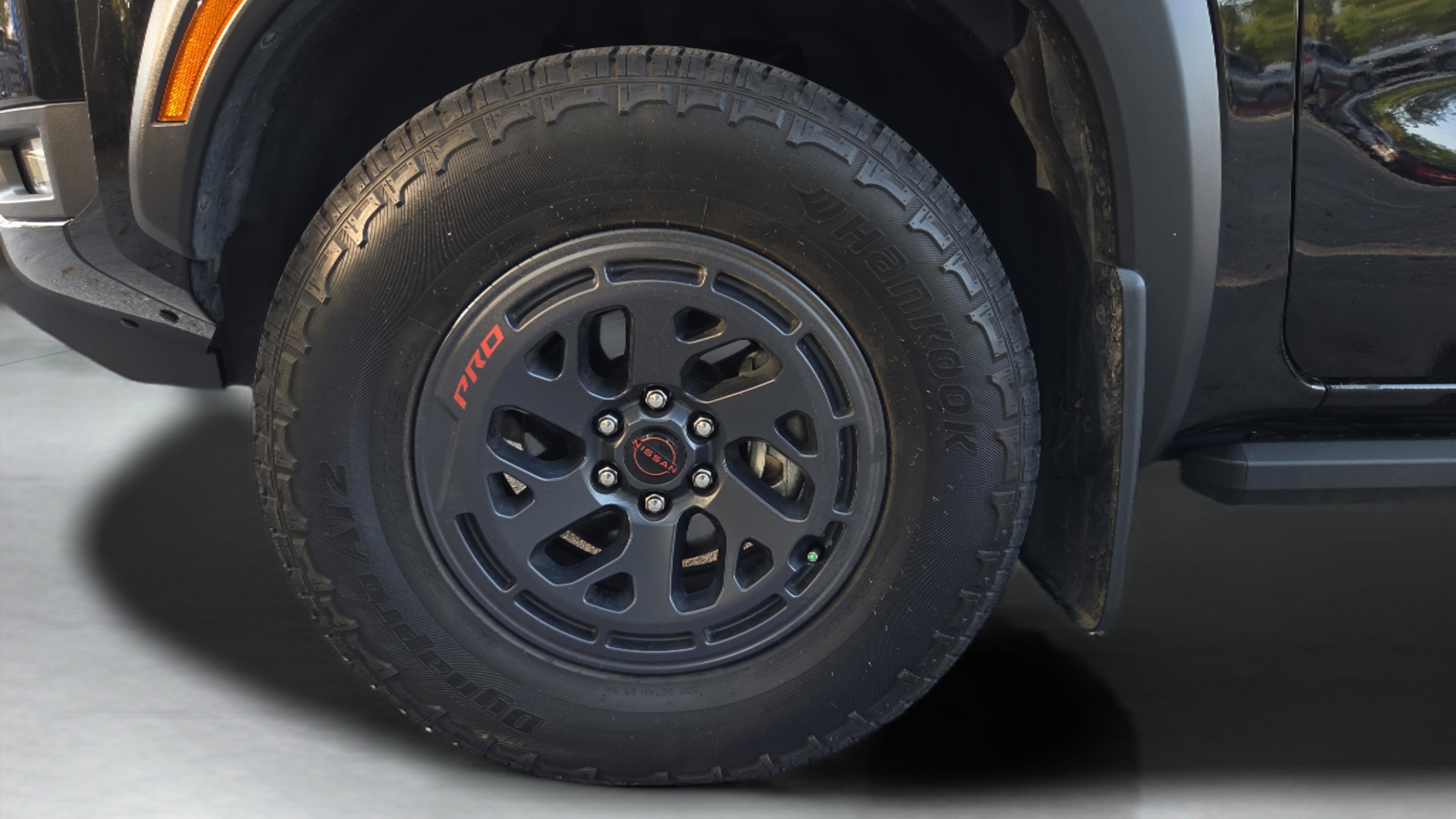 Used 2025 Nissan Frontier PRO-4X image 15