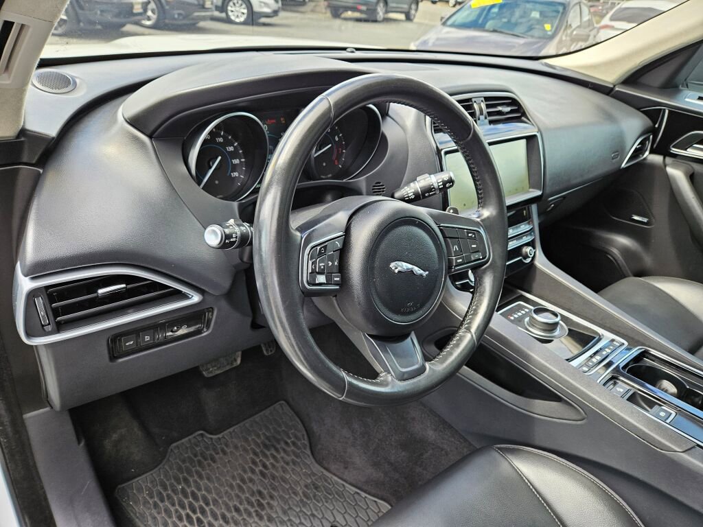 Used 2020 Jaguar F-PACE Premium AWD/4WD image 23
