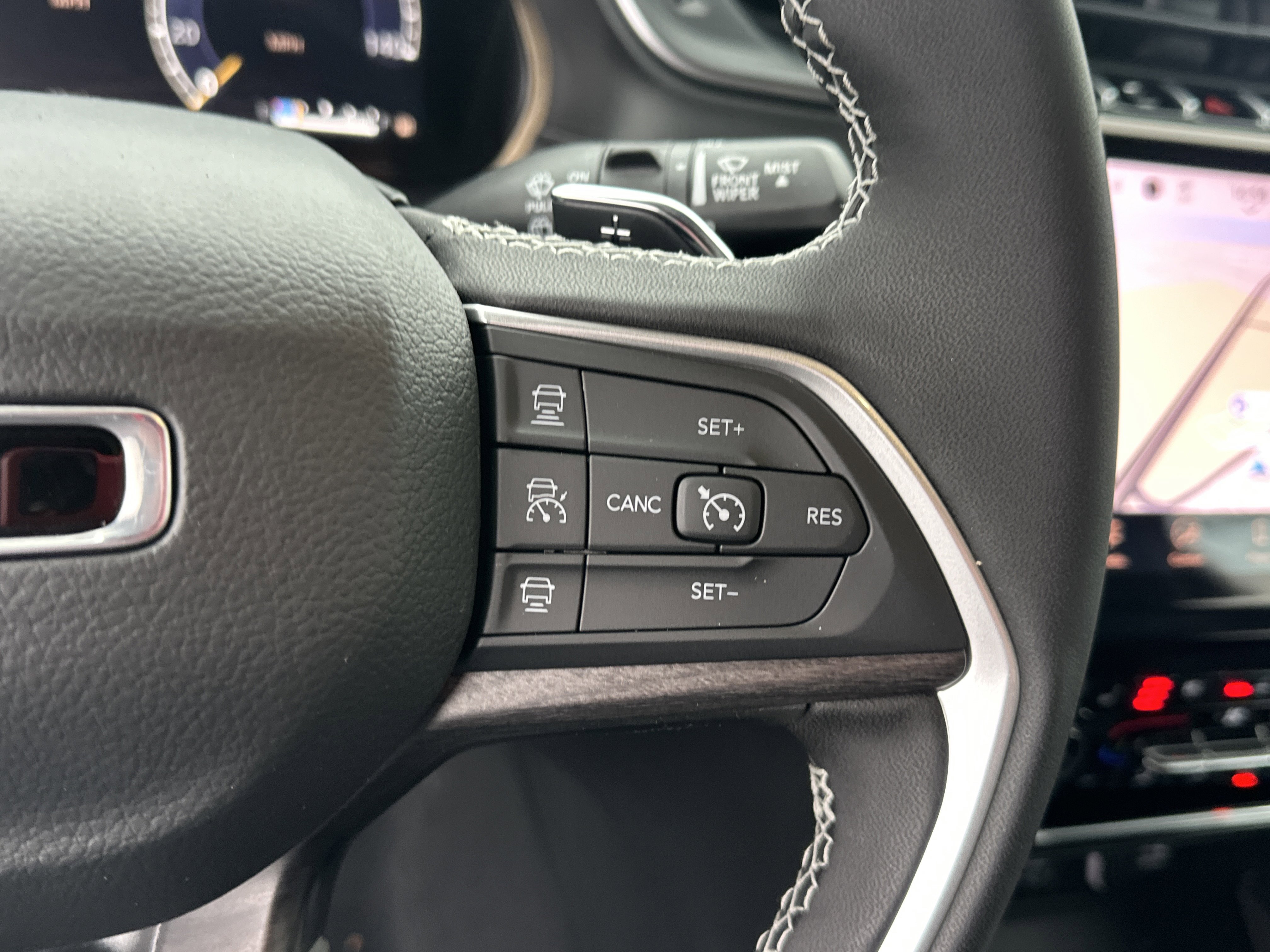 New 2025 Jeep Grand Cherokee Limited image 8