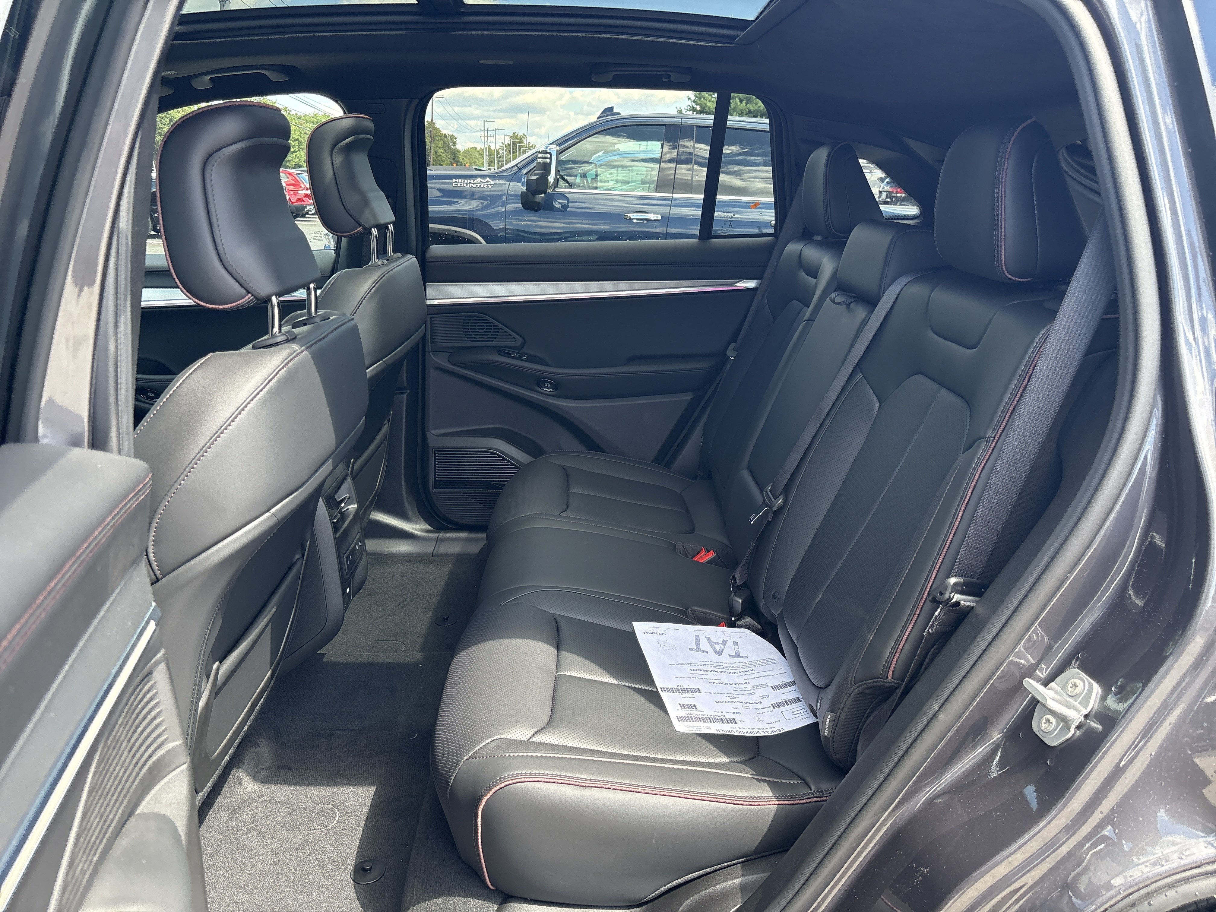 New 2025 Jeep Wagoneer S Launch Edition w/ Trailer Tow Group AWD/4WD image 15