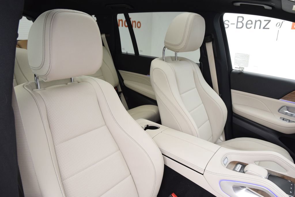 Used 2025 Mercedes-Benz GLS 450 4MATIC image 17