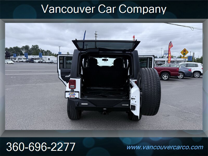 Used 2018 Jeep Wrangler Unlimited Sahara AWD/4WD image 35