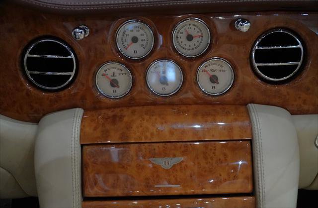 Used 2008 Bentley Azure image 22