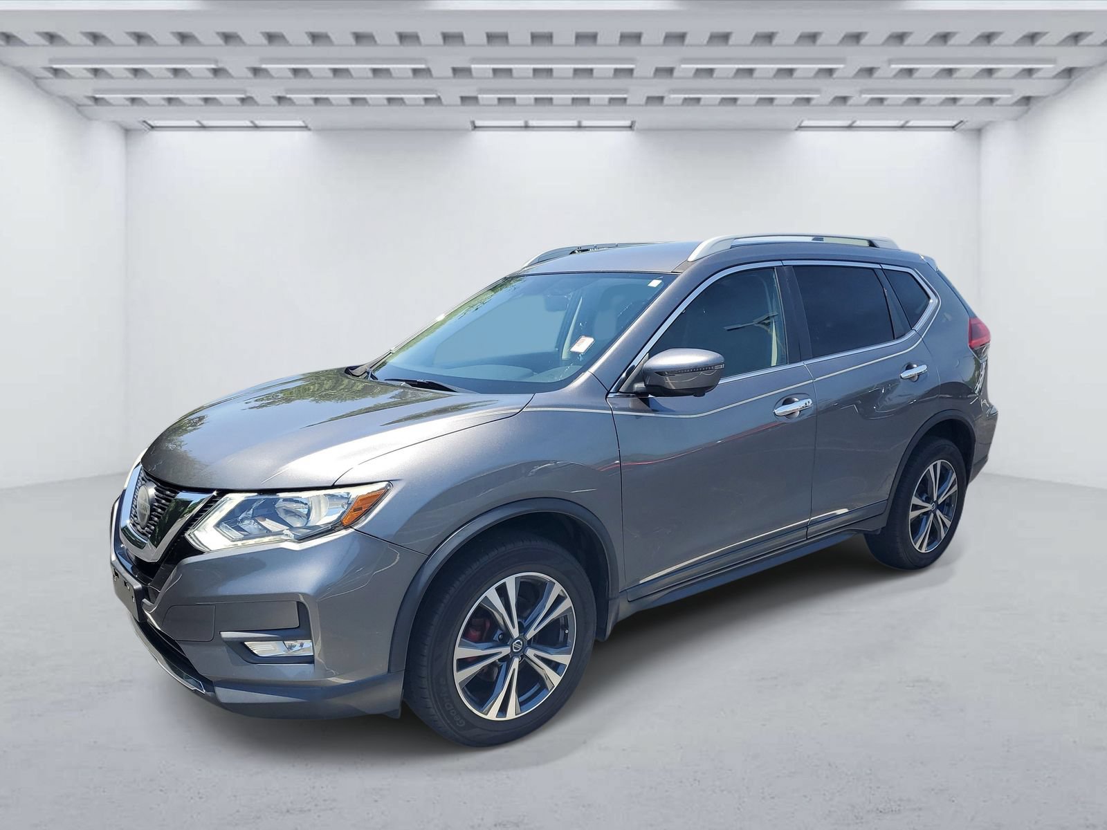 Used 2019 Nissan Rogue SV w/ Premium Package AWD/4WD image 2