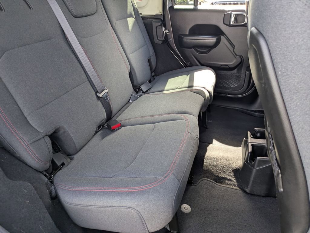Used 2025 Jeep Wrangler Unlimited Rubicon AWD/4WD image 28