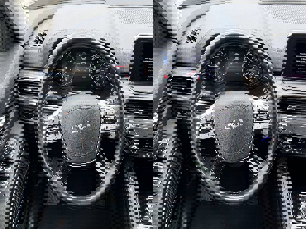 Used 2022 Kia Telluride EX w/ EX Premium Package image 17