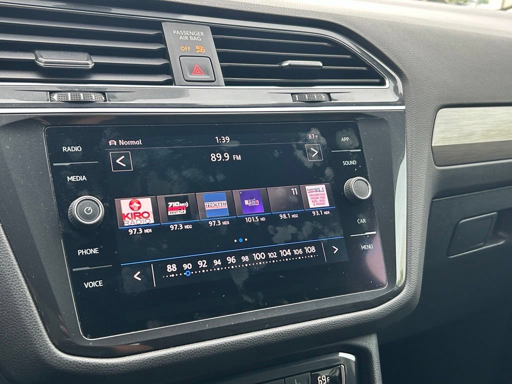 Used 2019 Volkswagen Tiguan SE AWD/4WD image 23
