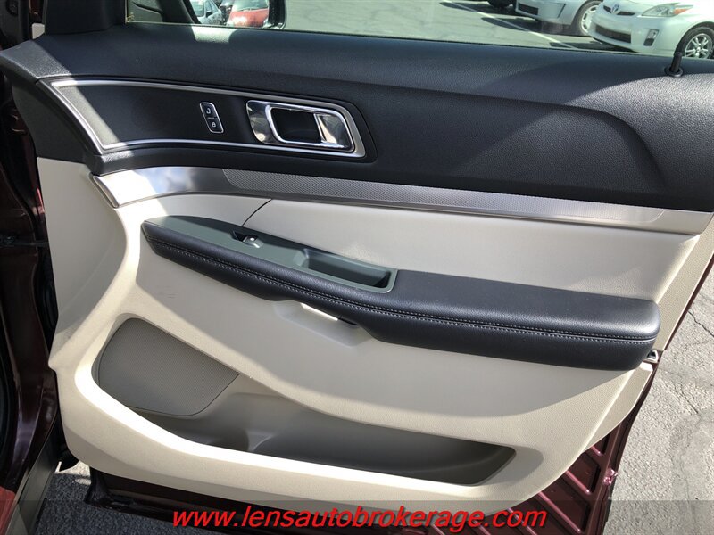 Used 2018 Ford Explorer XLT w/ Equipment Group 201A FWD image 22