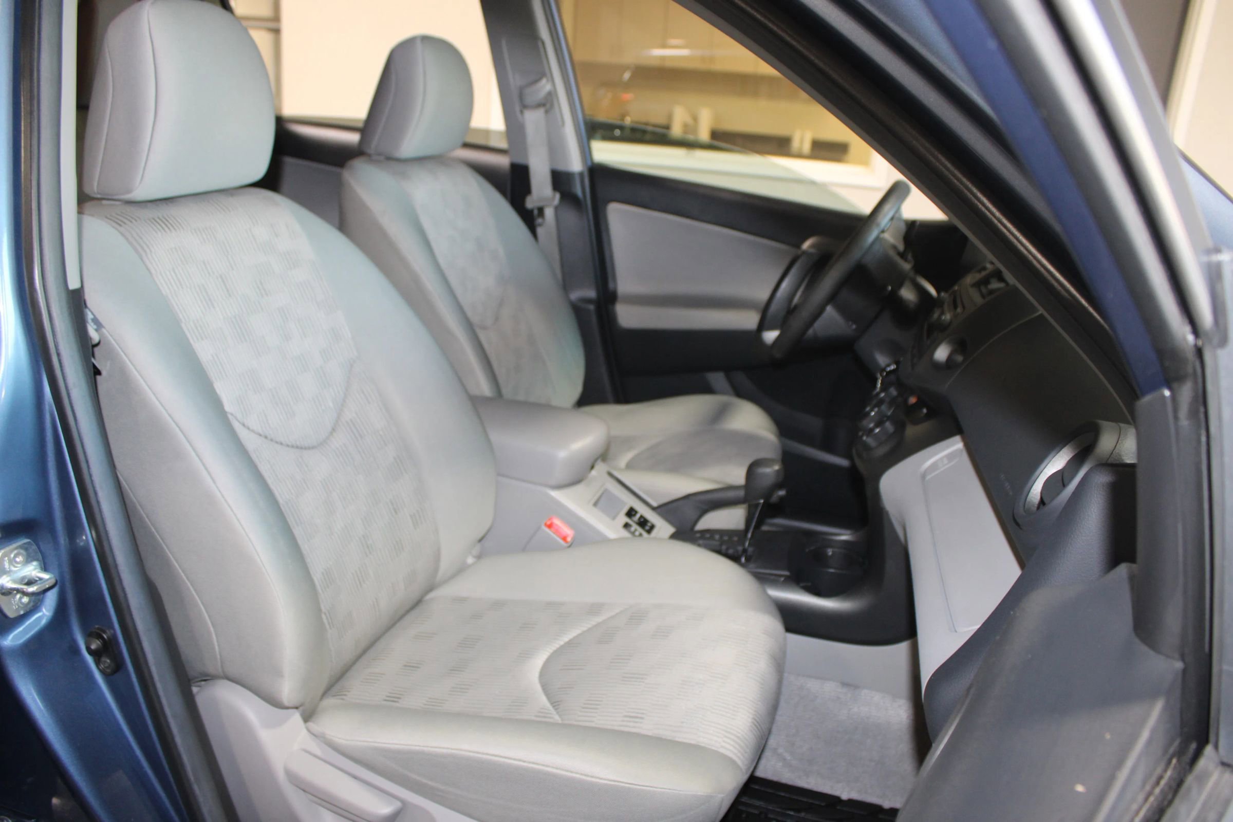 Used 2012 Toyota RAV4 FWD w/ Value Pkg image 23