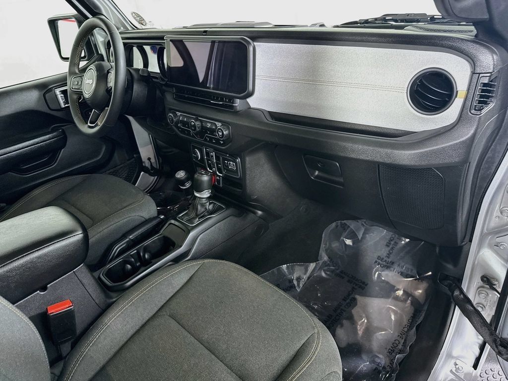 Used 2024 Jeep Wrangler Unlimited AWD/4WD image 29