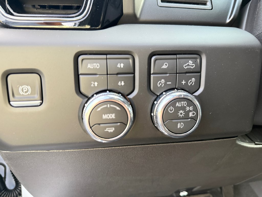 New 2026 GMC Sierra 1500 AT4 w/ AT4 Preferred Package AWD/4WD image 16