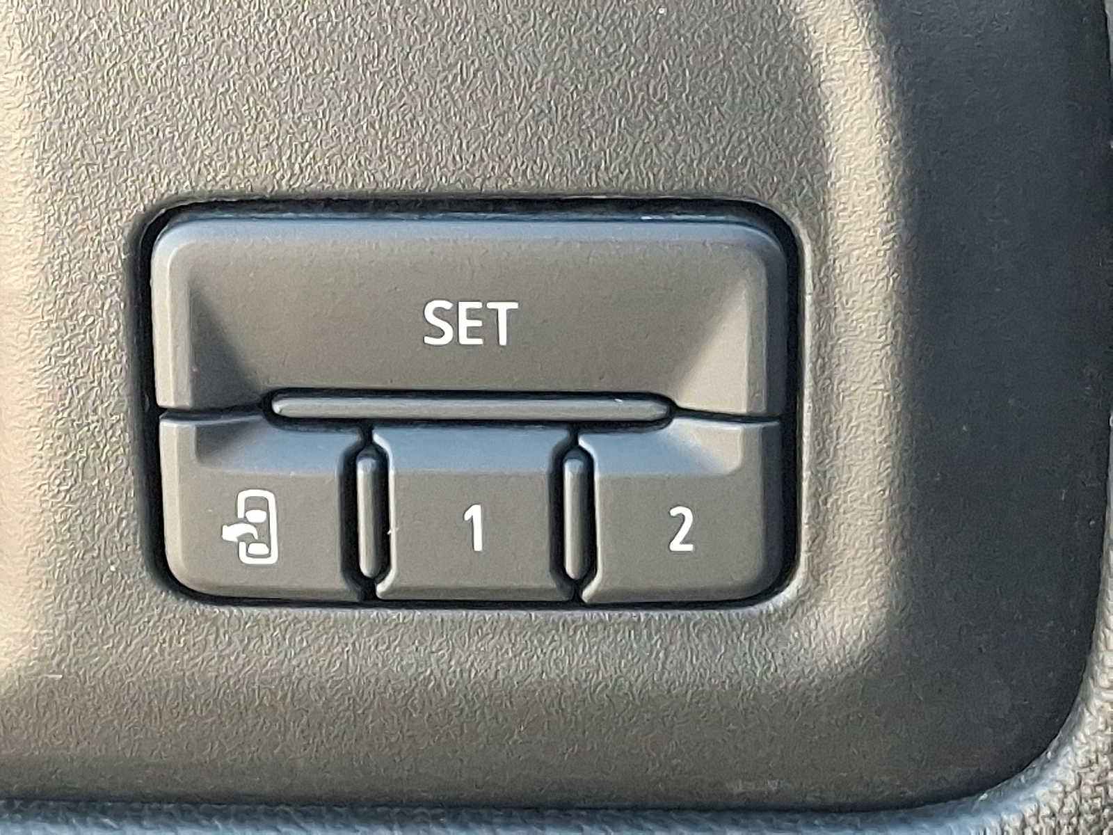 Used 2022 GMC Sierra 2500 Denali w/ Denali Ultimate Package image 28