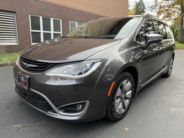 Used 2018 Chrysler Pacifica Limited w/ Advanced Safetytec Group
