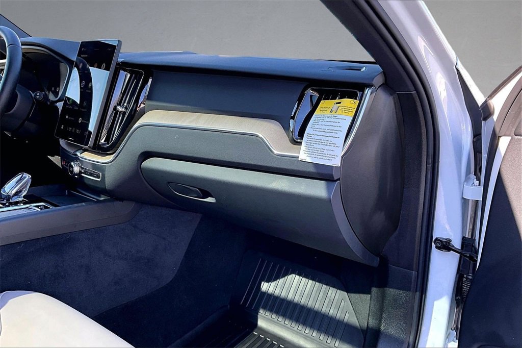 Certified 2026 Volvo XC60 B5 Plus w/ Protection Package Premier image 26