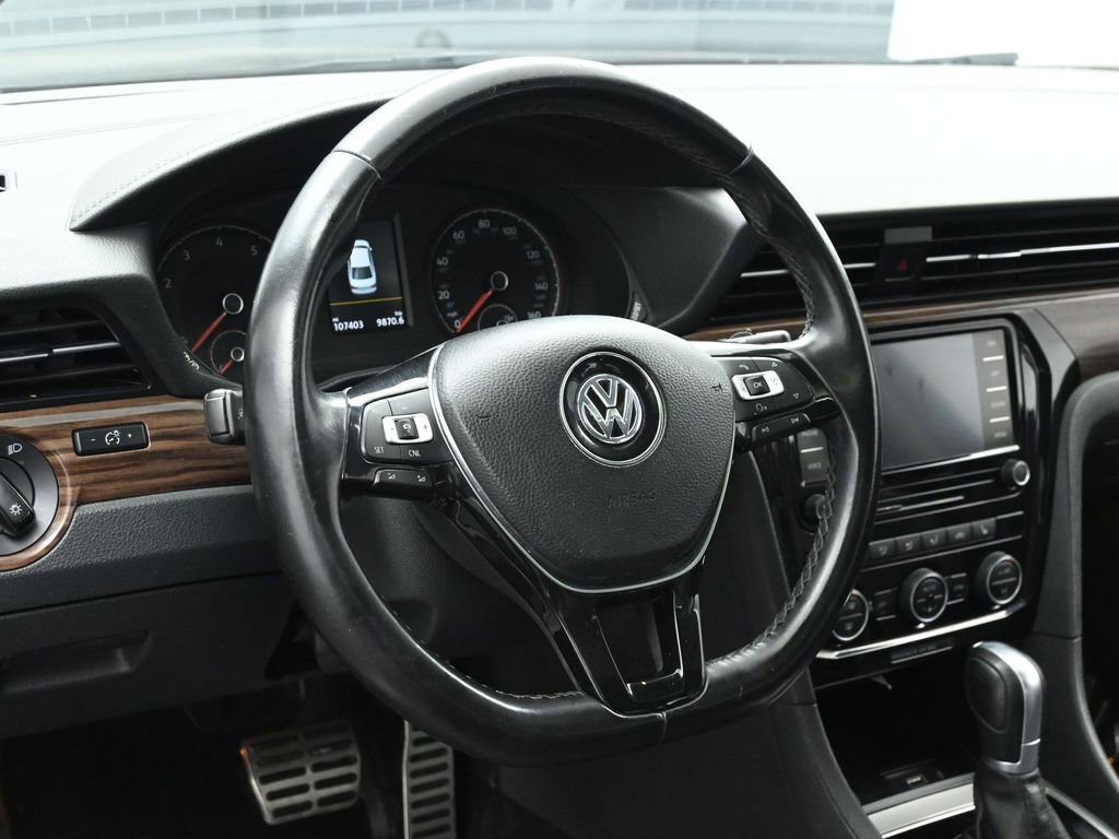 Used 2020 Volkswagen Passat 2.0T SEL image 23