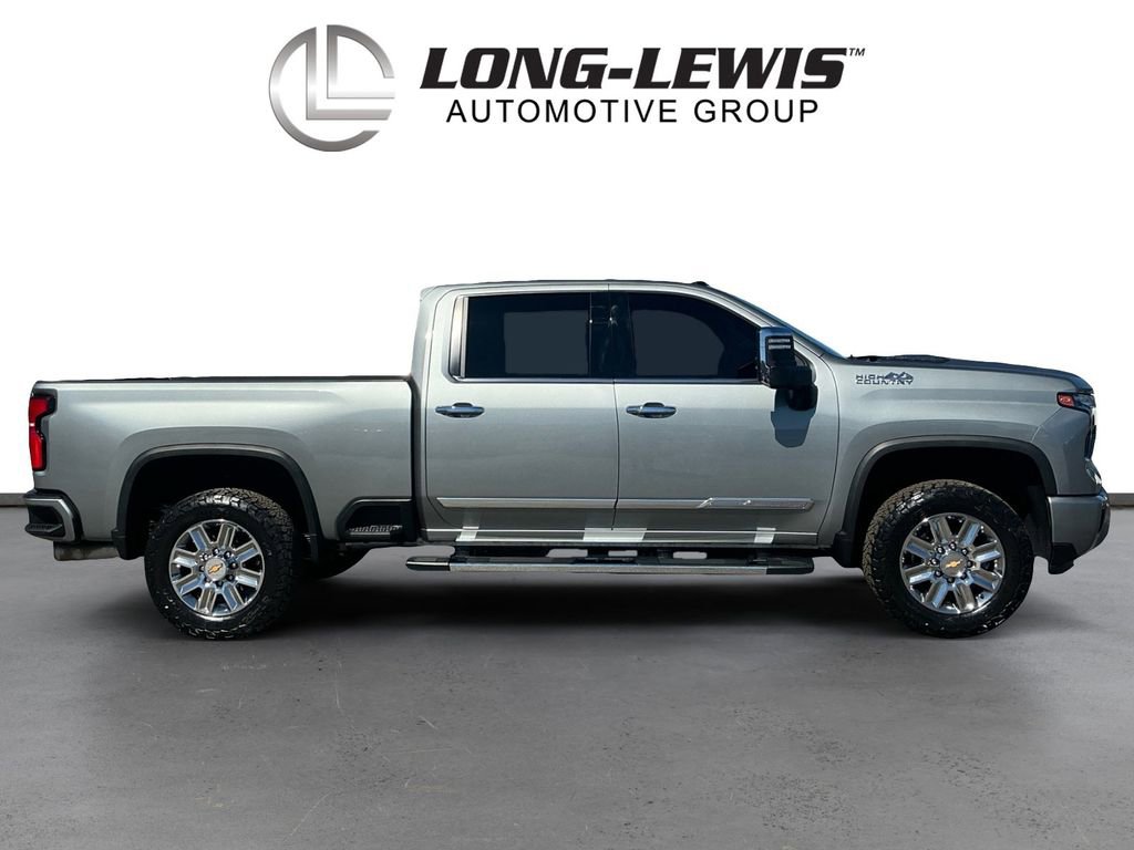 Used 2024 Chevrolet Silverado 2500 High Country w/ High Country Premium Package AWD/4WD image 6