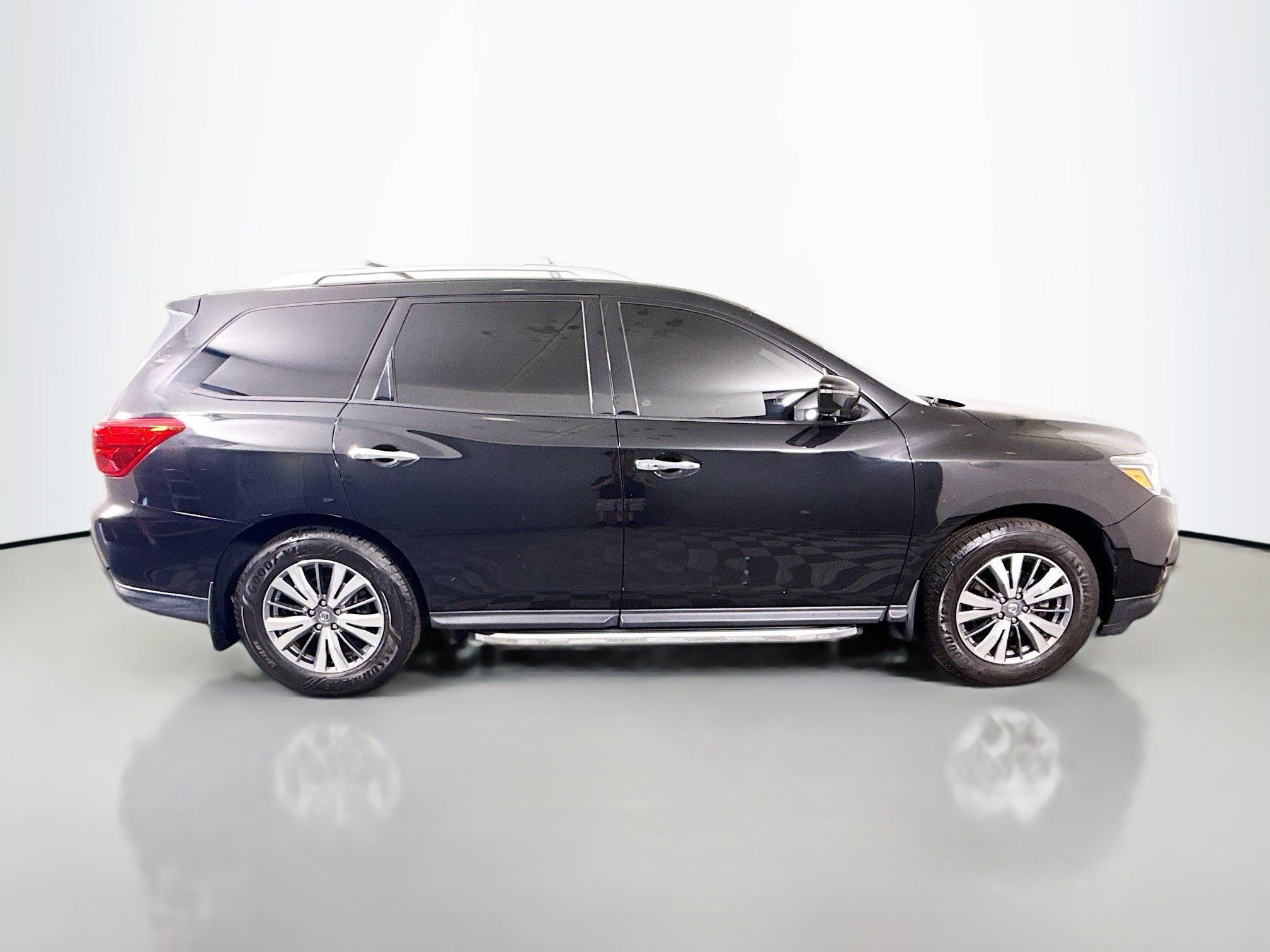 Used 2020 Nissan Pathfinder SL image 11