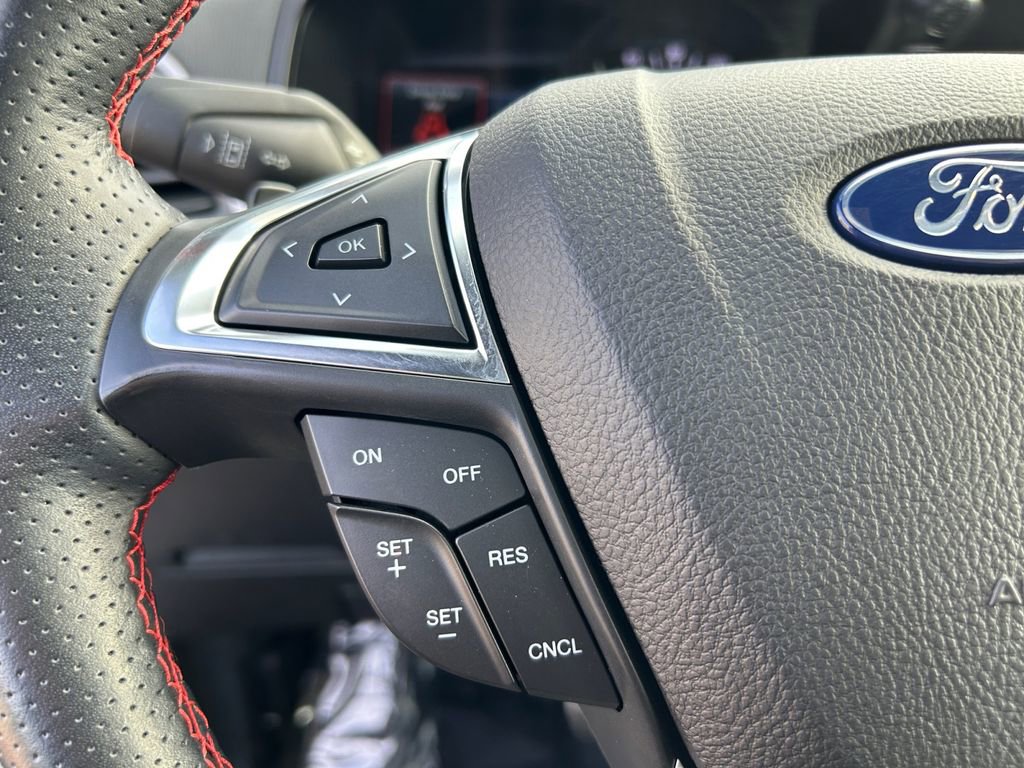 Used 2022 Ford Edge ST-Line w/ Class II Trailer Tow Package AWD/4WD image 18