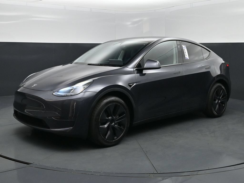 Used 2024 Tesla Model Y Long Range RWD image 1