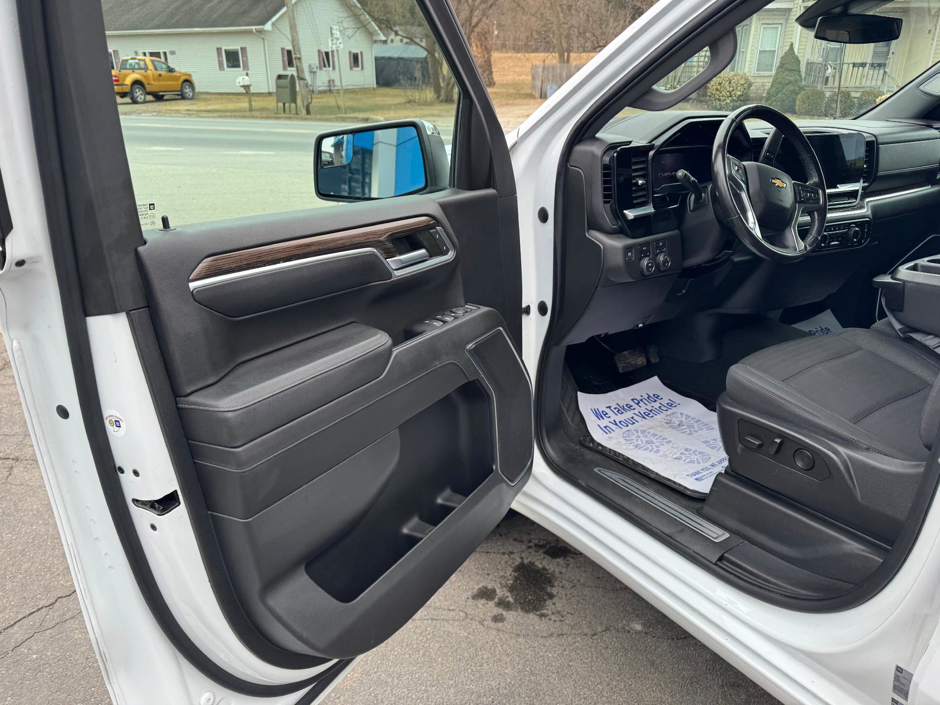 Used 2022 Chevrolet Silverado 1500 LT image 17