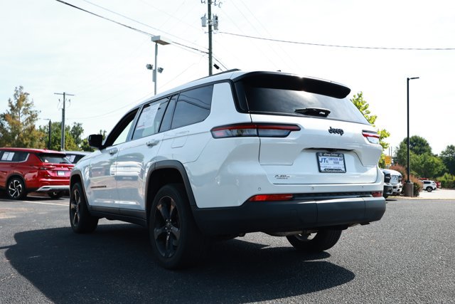 Used 2023 Jeep Grand Cherokee L Laredo RWD image 7
