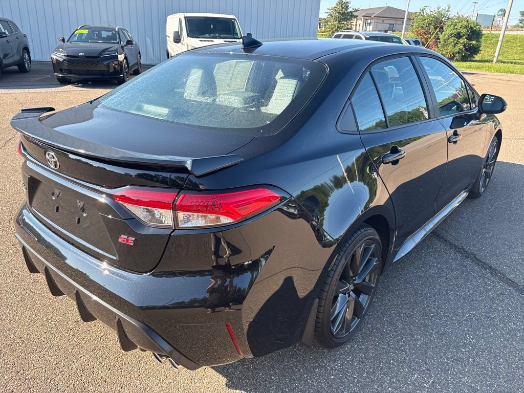 Certified 2026 Toyota Corolla SE w/ SE Package FWD image 7