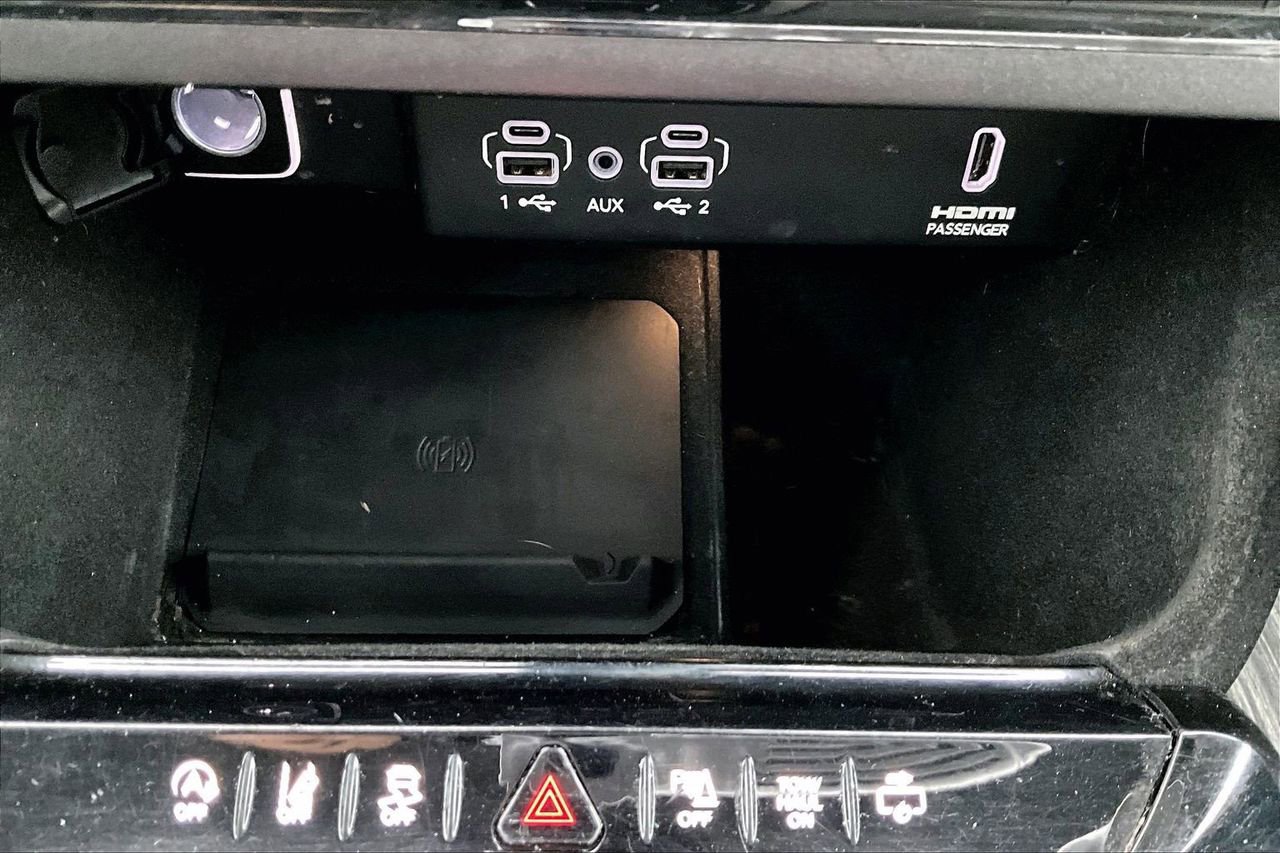 Used 2022 Jeep Wagoneer Series III AWD/4WD image 17
