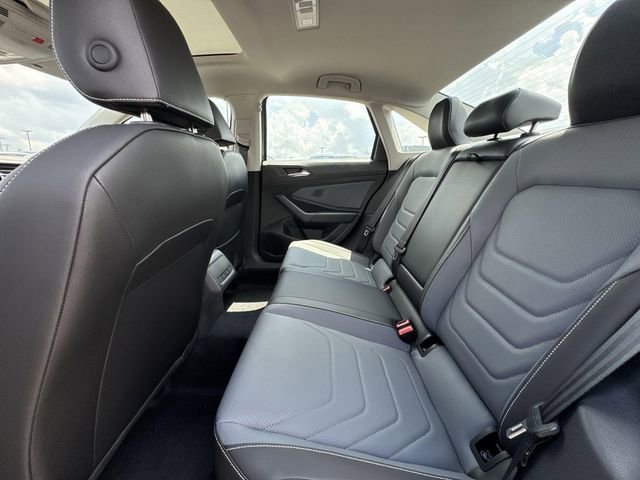 New 2025 Volkswagen Jetta SEL image 9