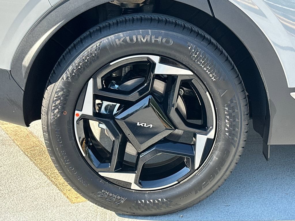 New 2026 Kia Sportage EX FWD image 8