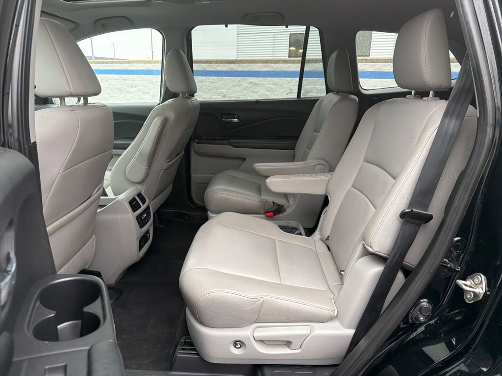 Certified 2019 Honda Pilot Touring image 20