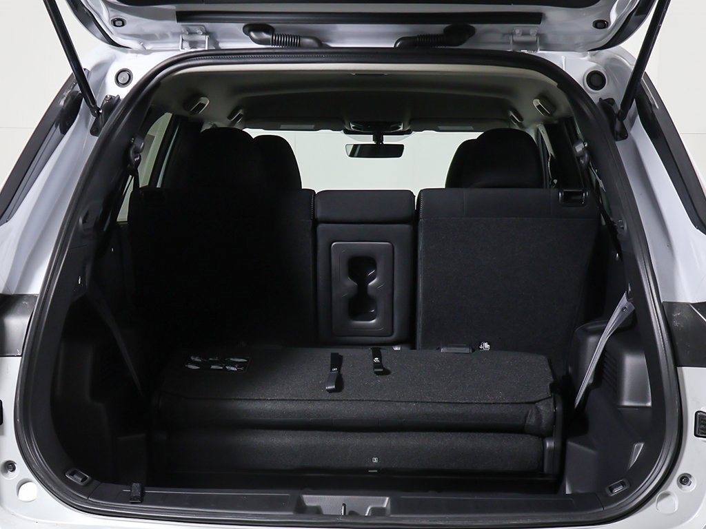 New 2026 Mitsubishi Outlander ES image 17