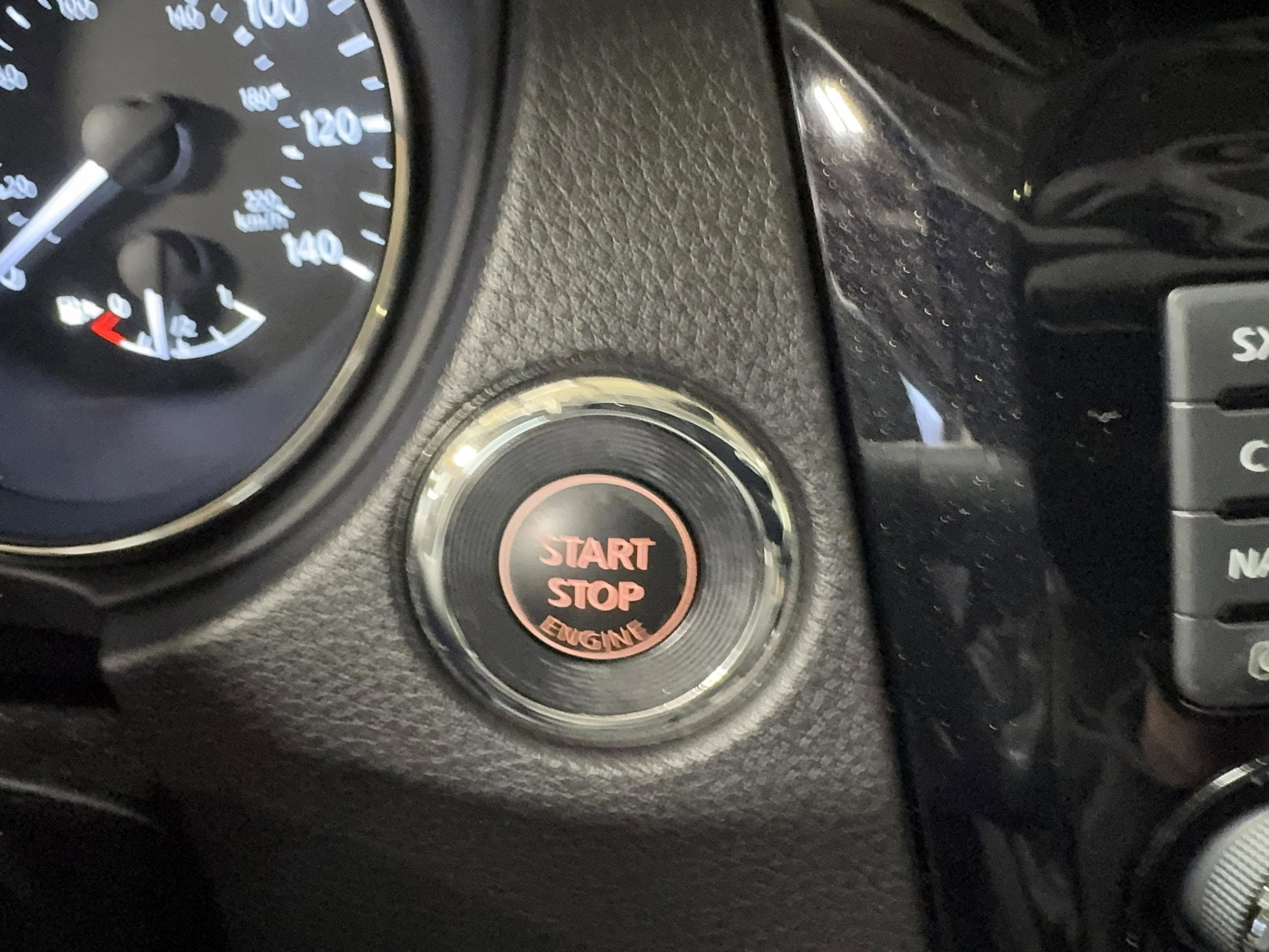 Used 2018 Nissan Rogue Sport SL w/ SL Premium Package image 17