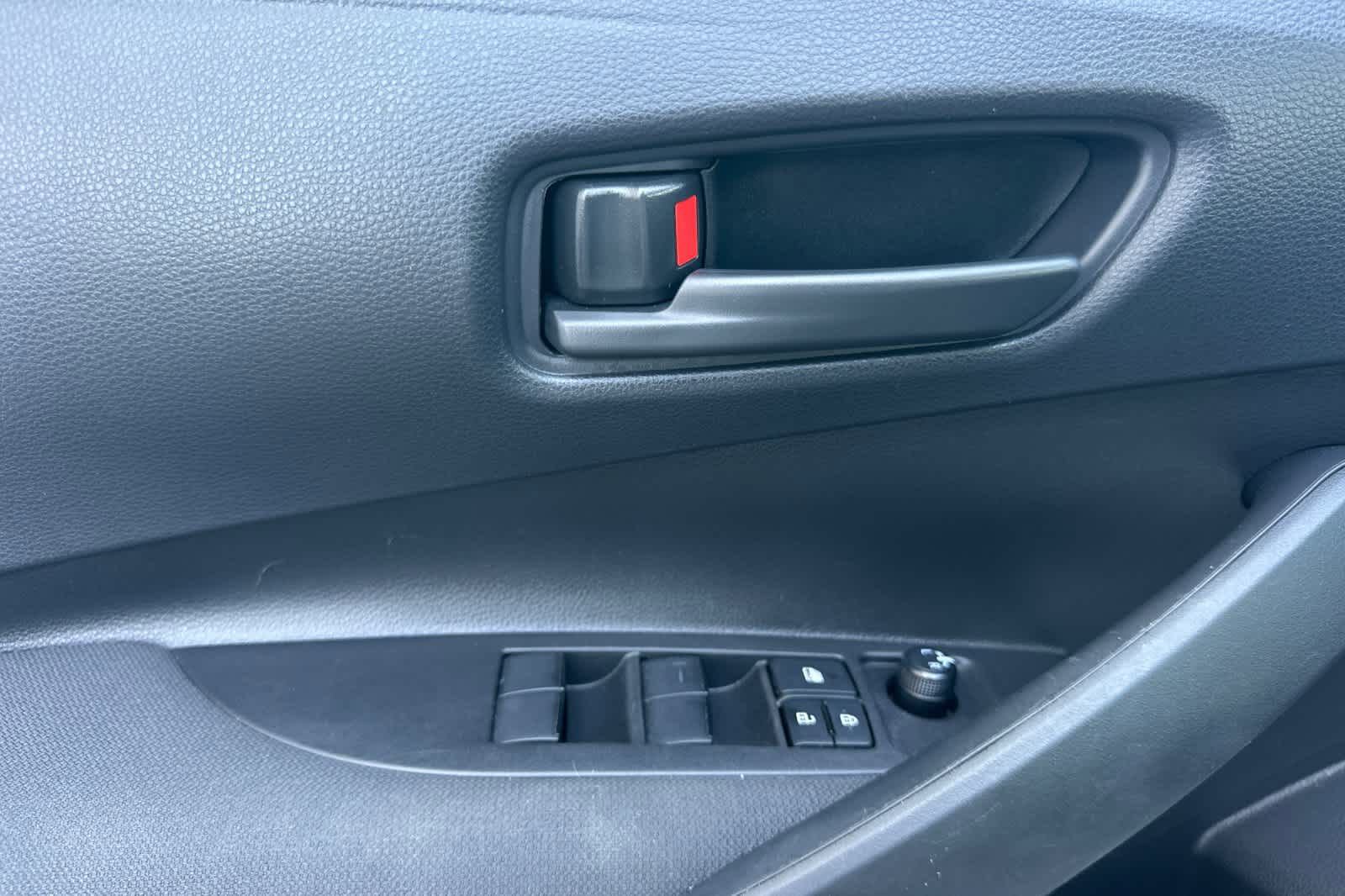 Used 2025 Toyota Corolla LE w/ Carpet Mat Package (TMS) FWD image 12
