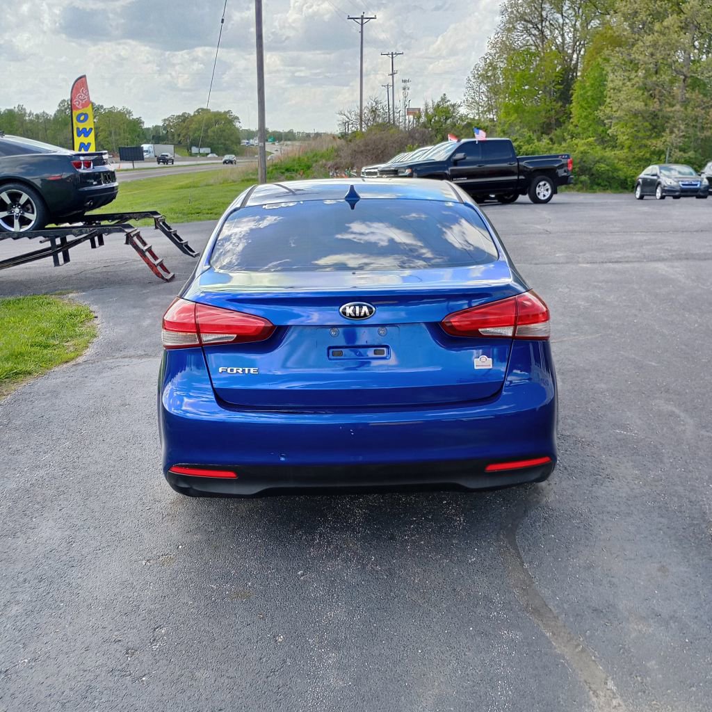 Used 2017 Kia Forte LX FWD image 4