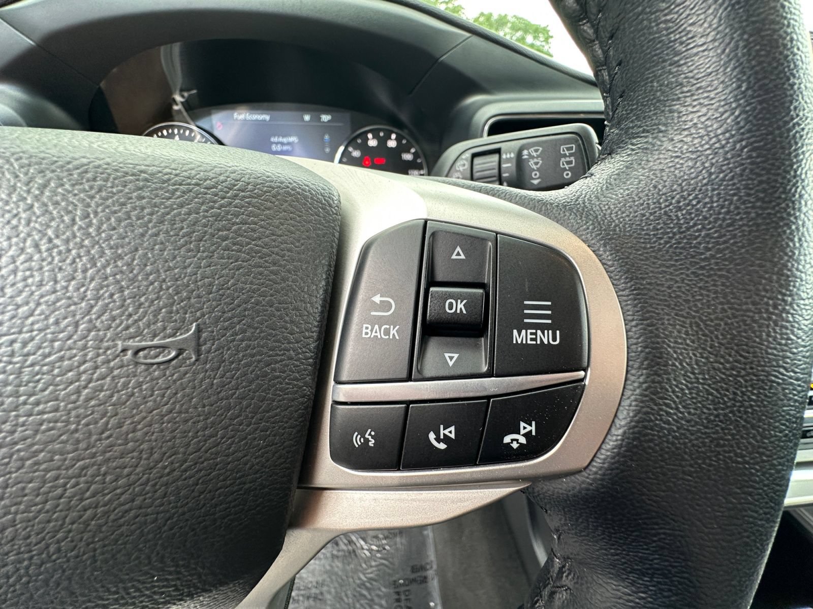 Used 2022 Ford Explorer XLT AWD/4WD image 19