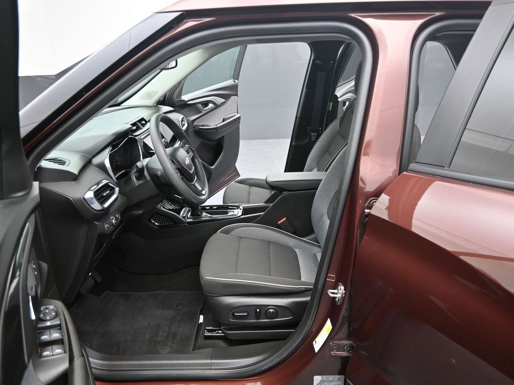 Used 2022 Chevrolet TrailBlazer LT w/ Convenience Package image 10