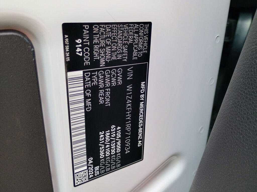 Used 2024 Mercedes-Benz Sprinter 2500 image 36