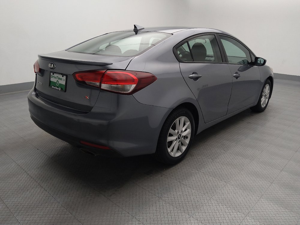 Used 2017 Kia Forte S FWD image 9